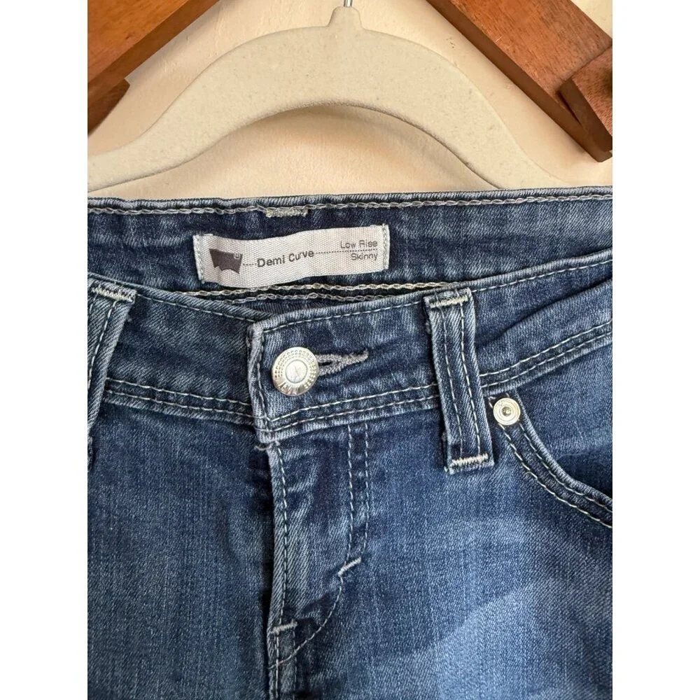 Levis Jeans Womens 28/32‎ Blue demi curve low rise skinny Denim distressed City